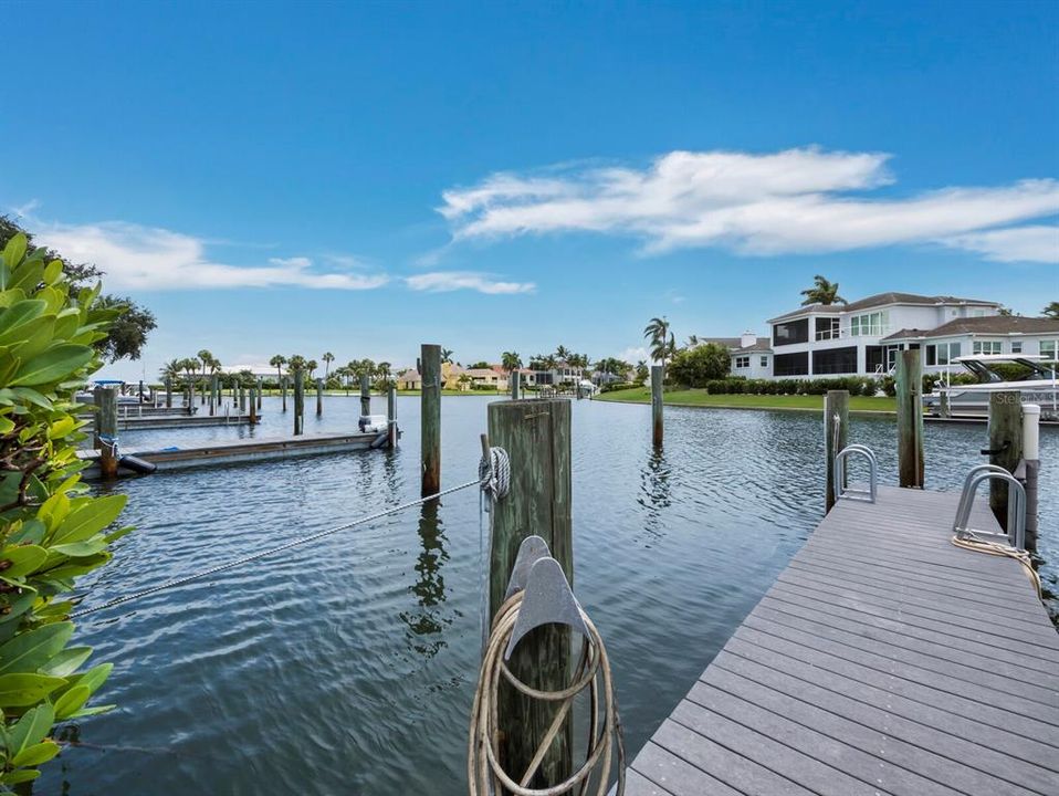 For Sale: $1,195,000 (3 beds, 3 baths, 2135 Square Feet)