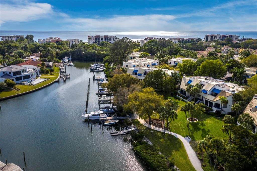 For Sale: $1,195,000 (3 beds, 3 baths, 2135 Square Feet)