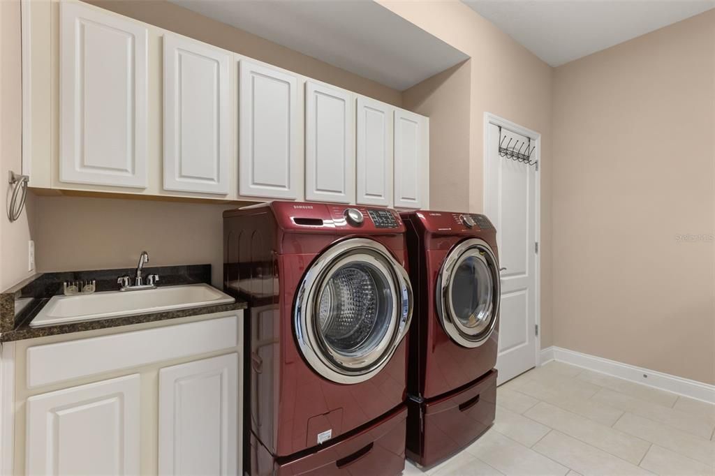 En Venta: $2,125,000 (5 camas, 5 baños, 4139 Pies cuadrados)