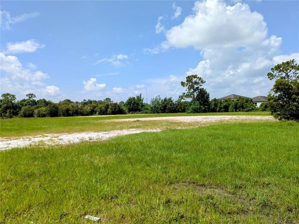 En Venta: $145,000 (1.32 acres)