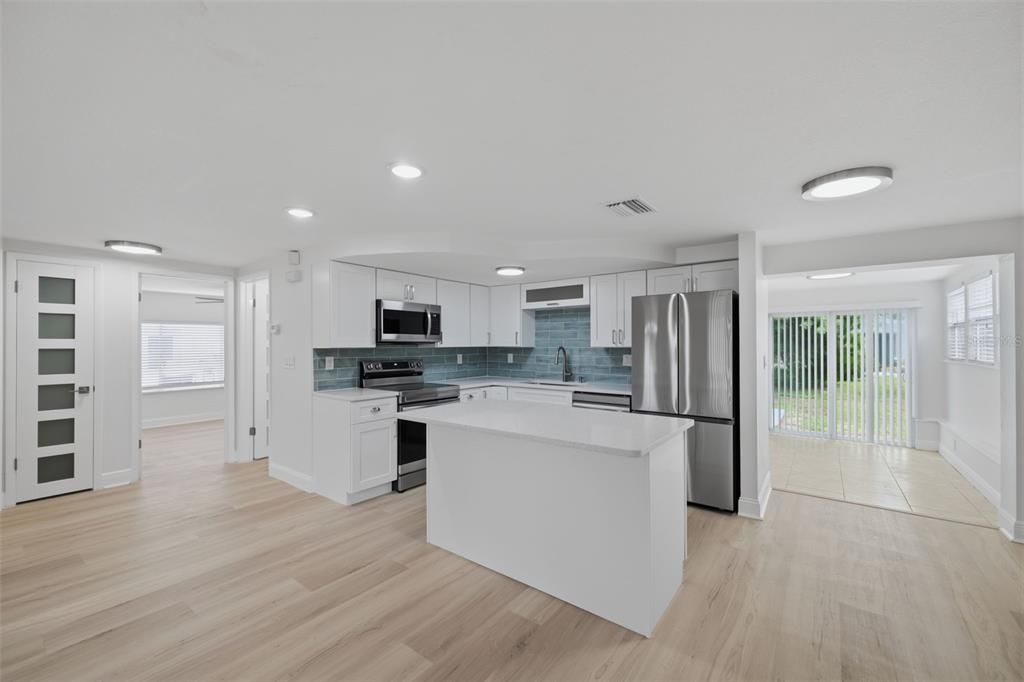 На продажу: $264,900 (3 спален, 2 ванн, 1254 Квадратных фут)