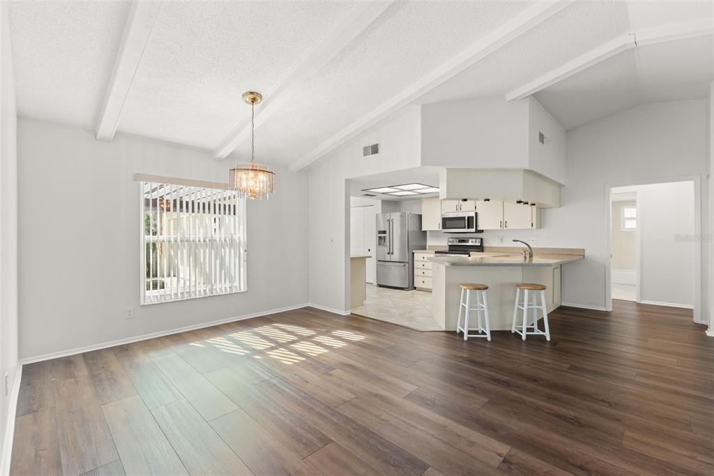 Activo con contrato: $595,000 (3 camas, 2 baños, 1796 Pies cuadrados)