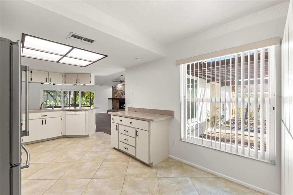 Activo con contrato: $595,000 (3 camas, 2 baños, 1796 Pies cuadrados)