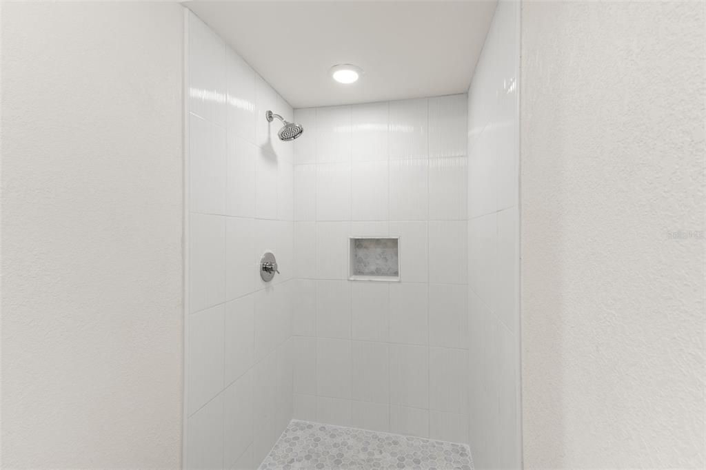 Activo con contrato: $595,000 (3 camas, 2 baños, 1796 Pies cuadrados)