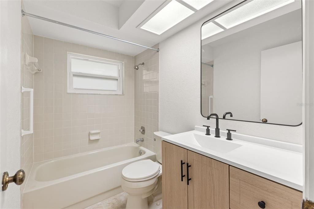 Activo con contrato: $595,000 (3 camas, 2 baños, 1796 Pies cuadrados)