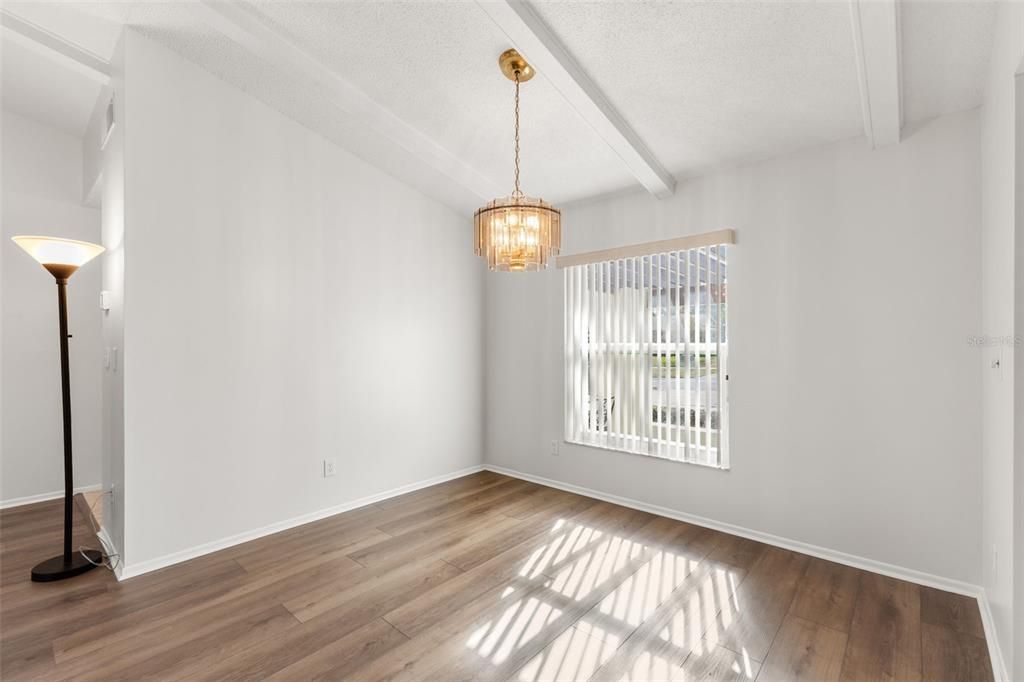Activo con contrato: $595,000 (3 camas, 2 baños, 1796 Pies cuadrados)