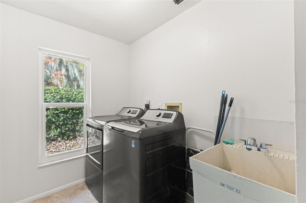 Activo con contrato: $595,000 (3 camas, 2 baños, 1796 Pies cuadrados)