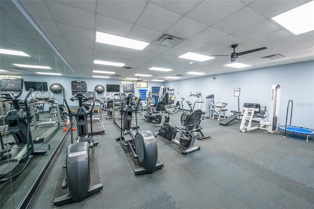 For Sale: $109,900 (2 beds, 2 baths, 1296 Square Feet)