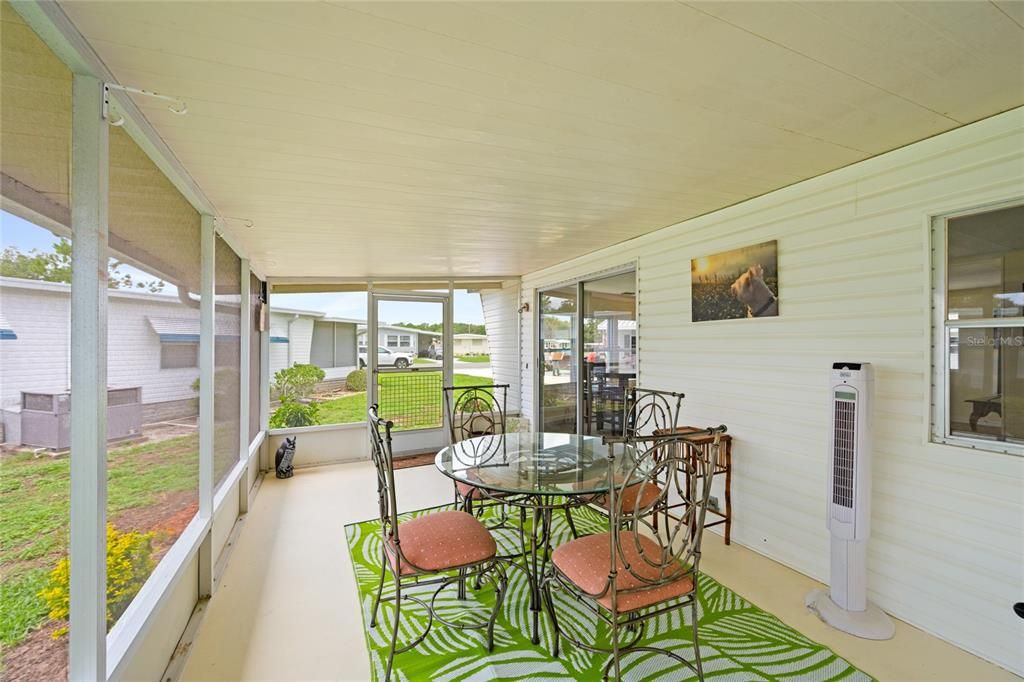For Sale: $109,900 (2 beds, 2 baths, 1296 Square Feet)