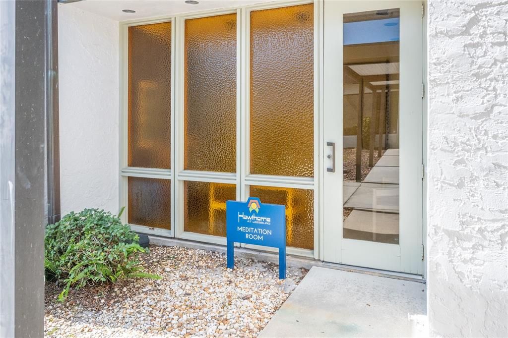 For Sale: $109,900 (2 beds, 2 baths, 1296 Square Feet)