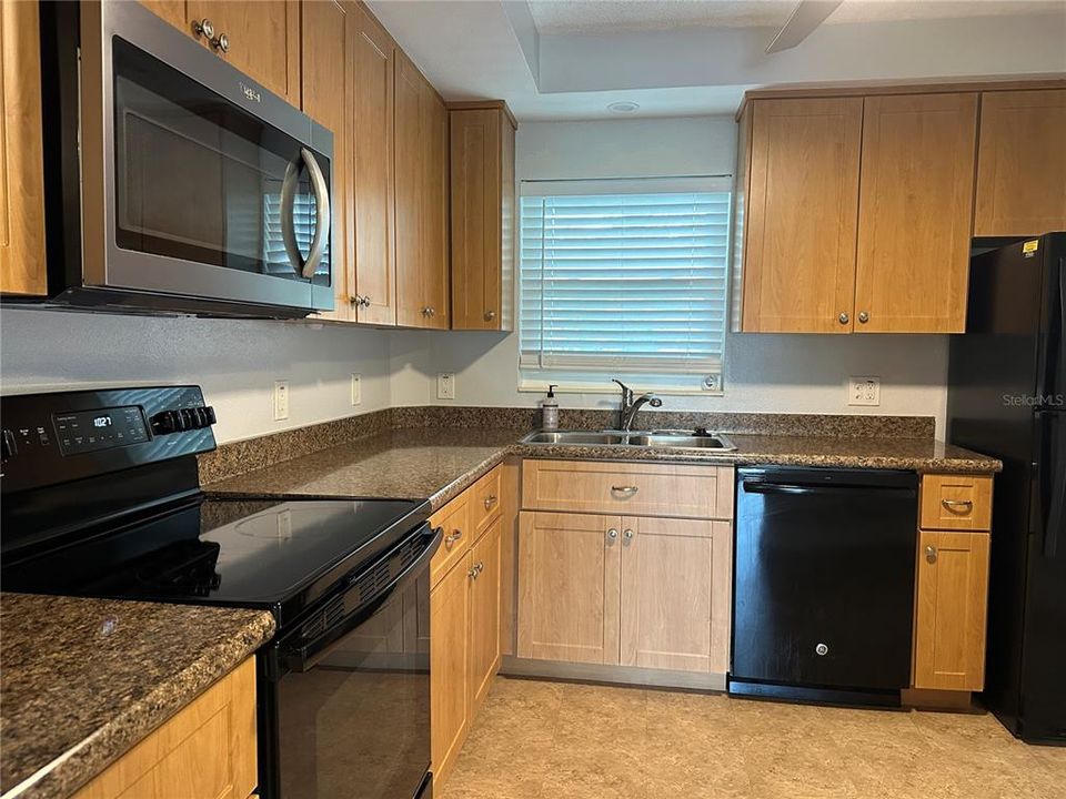 В аренду: $1,575 (2 спален, 2 ванн, 1400 Квадратных фут)