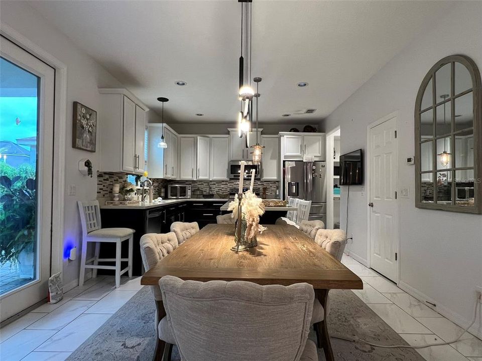En Venta: $585,000 (3 camas, 2 baños, 2327 Pies cuadrados)