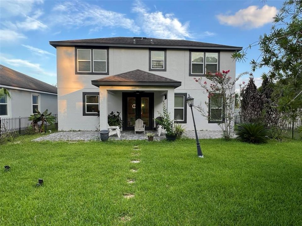En Venta: $585,000 (3 camas, 2 baños, 2327 Pies cuadrados)