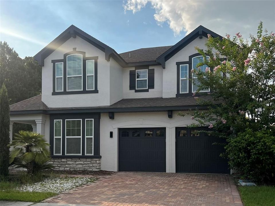 En Venta: $585,000 (3 camas, 2 baños, 2327 Pies cuadrados)