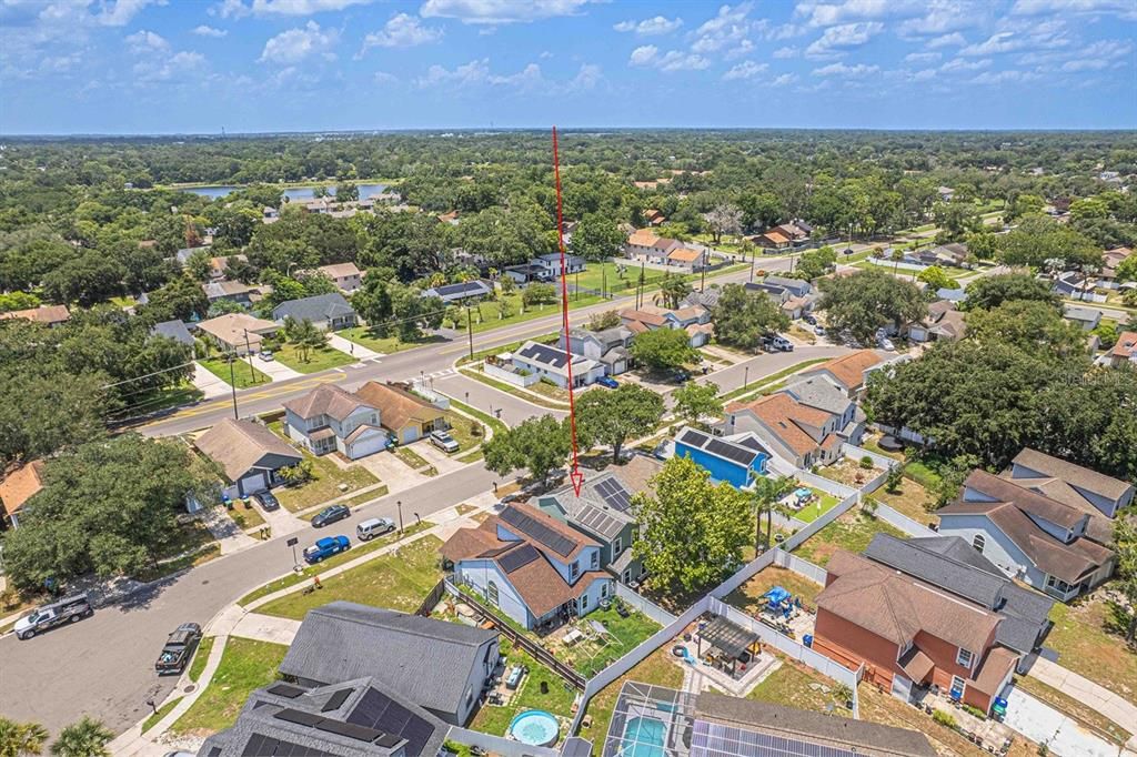 Activo con contrato: $320,000 (4 camas, 2 baños, 1701 Pies cuadrados)
