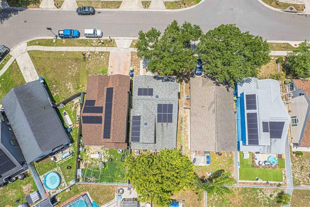 Activo con contrato: $320,000 (4 camas, 2 baños, 1701 Pies cuadrados)