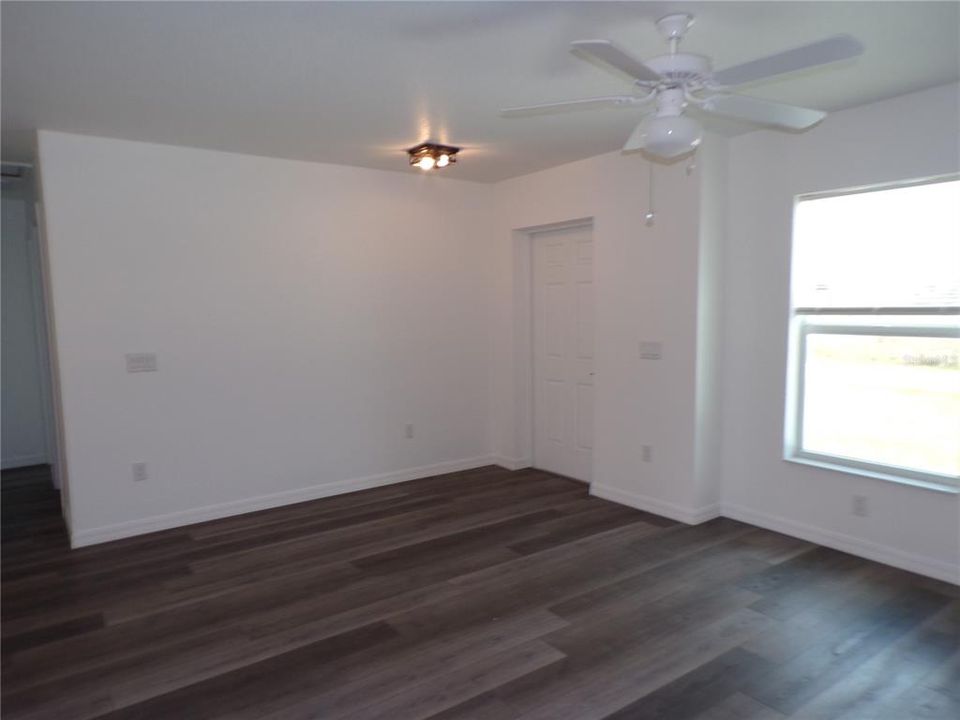 В аренду: $1,800 (3 спален, 2 ванн, 1283 Квадратных фут)