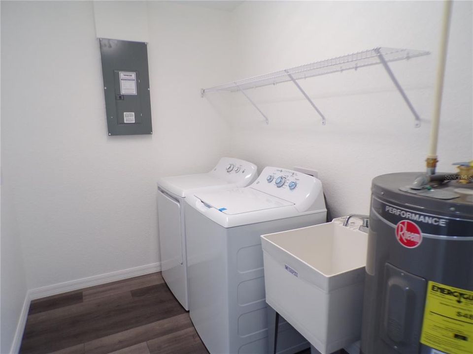 В аренду: $1,800 (3 спален, 2 ванн, 1283 Квадратных фут)
