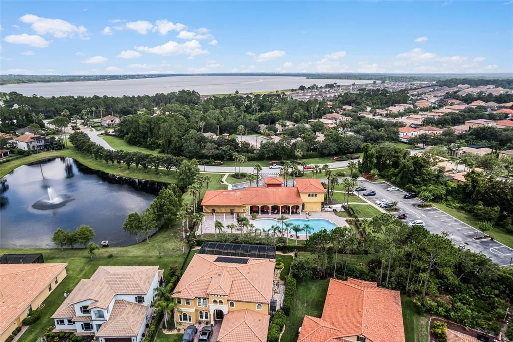 Под контрактом: $549,900 (4 спален, 3 ванн, 2211 Квадратных фут)
