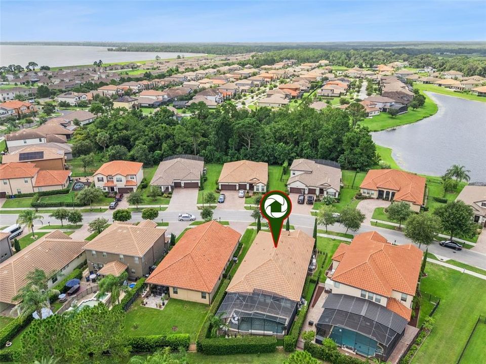 Под контрактом: $549,900 (4 спален, 3 ванн, 2211 Квадратных фут)