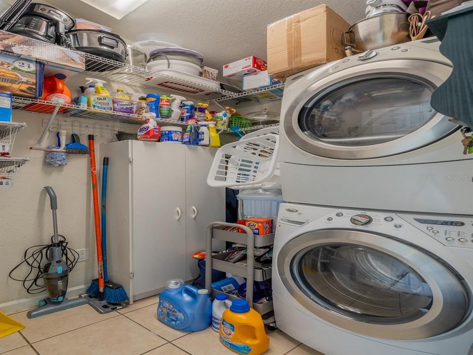На продажу: $285,000 (4 спален, 2 ванн, 1604 Квадратных фут)