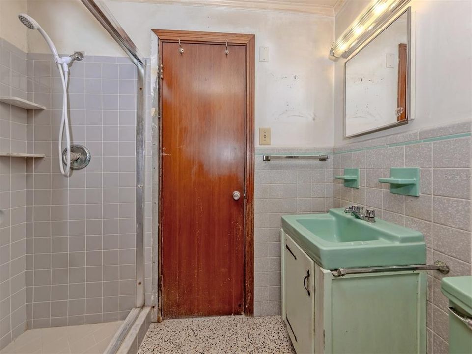 Под контрактом: $219,900 (2 спален, 2 ванн, 1044 Квадратных фут)