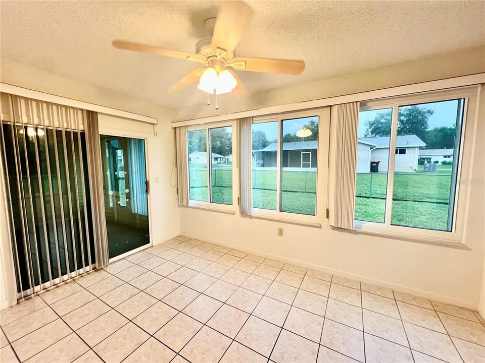 For Sale: $150,000 (2 beds, 2 baths, 960 Square Feet)