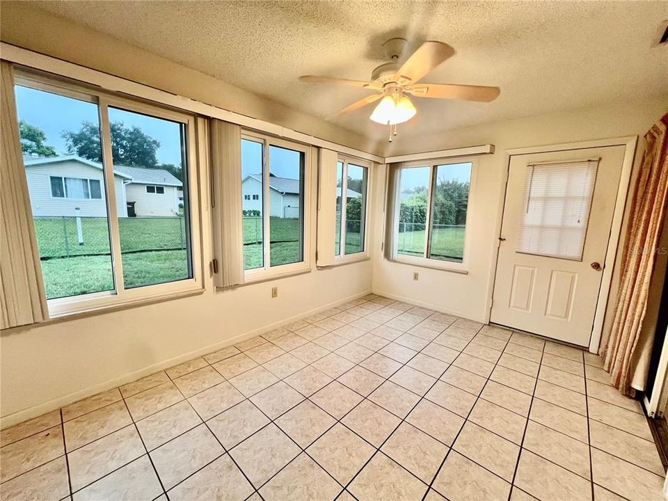 For Sale: $150,000 (2 beds, 2 baths, 960 Square Feet)