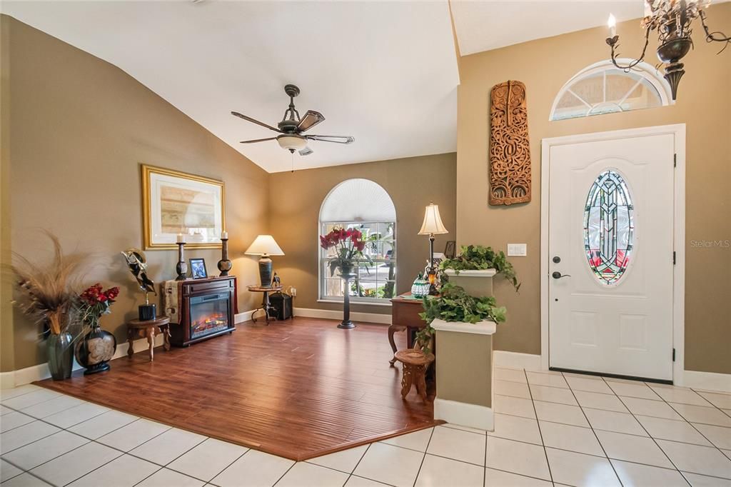 Activo con contrato: $419,995 (3 camas, 2 baños, 2068 Pies cuadrados)