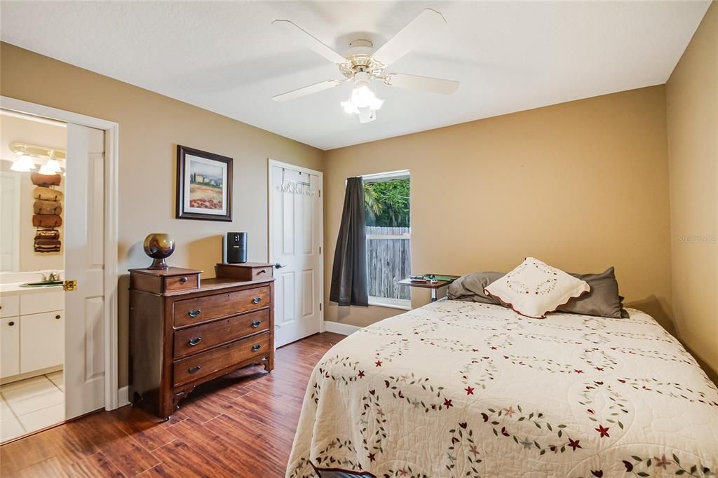 Activo con contrato: $419,995 (3 camas, 2 baños, 2068 Pies cuadrados)