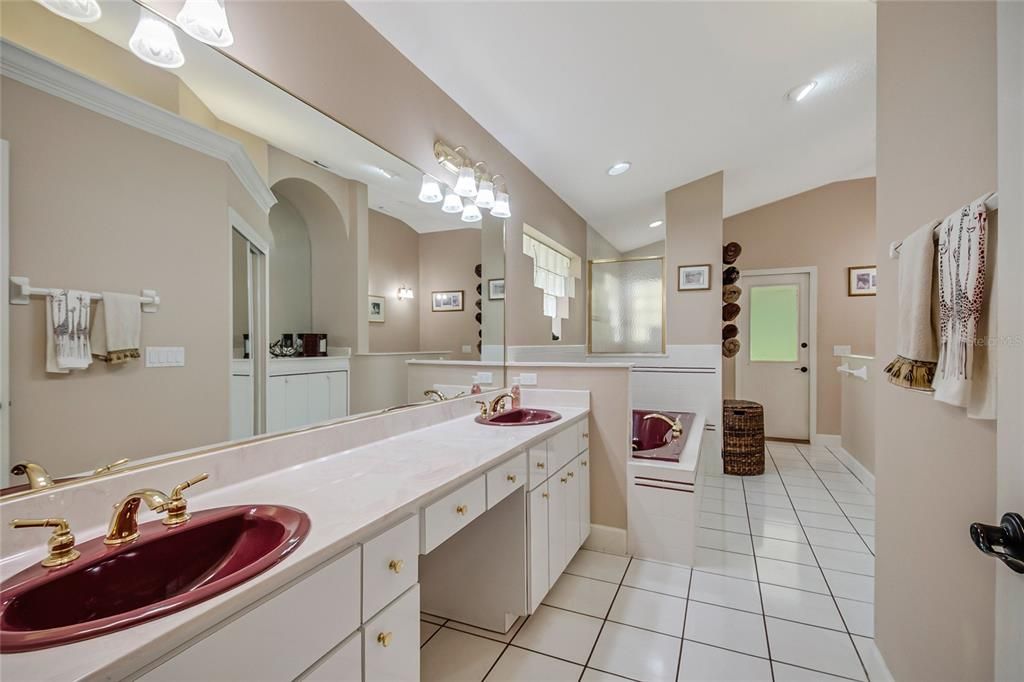 Activo con contrato: $419,995 (3 camas, 2 baños, 2068 Pies cuadrados)