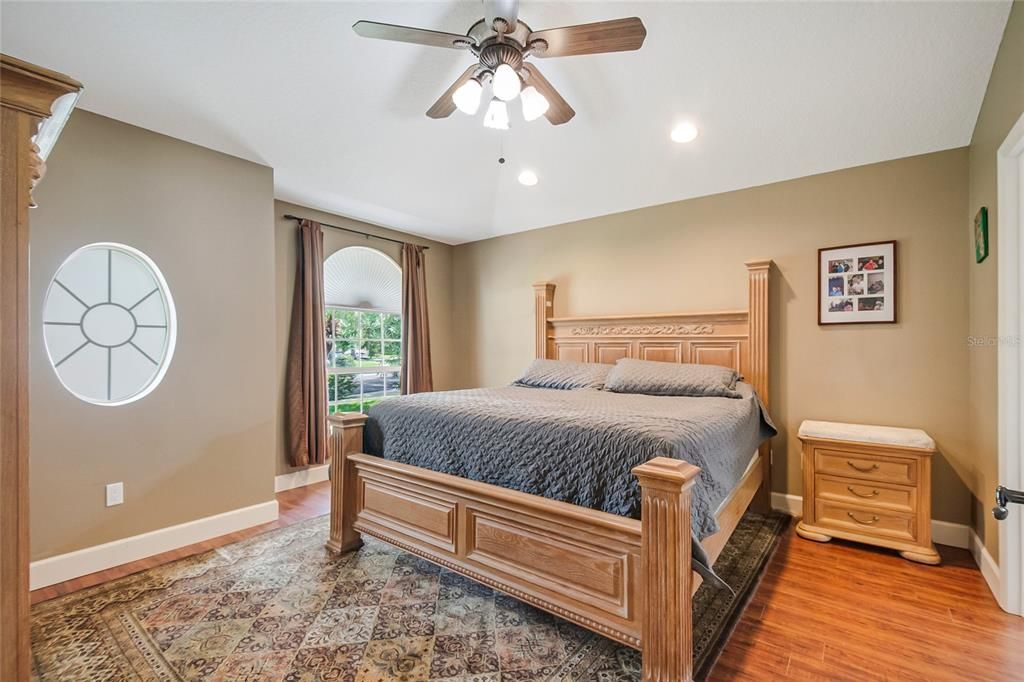 Activo con contrato: $419,995 (3 camas, 2 baños, 2068 Pies cuadrados)