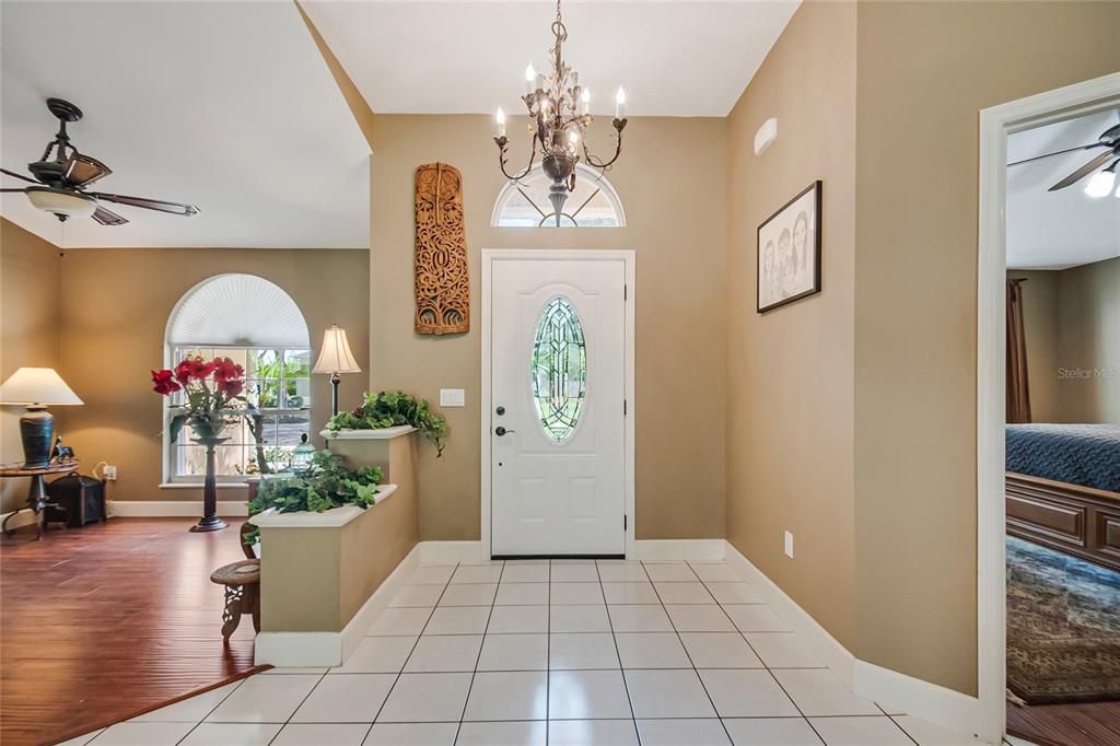 Activo con contrato: $419,995 (3 camas, 2 baños, 2068 Pies cuadrados)