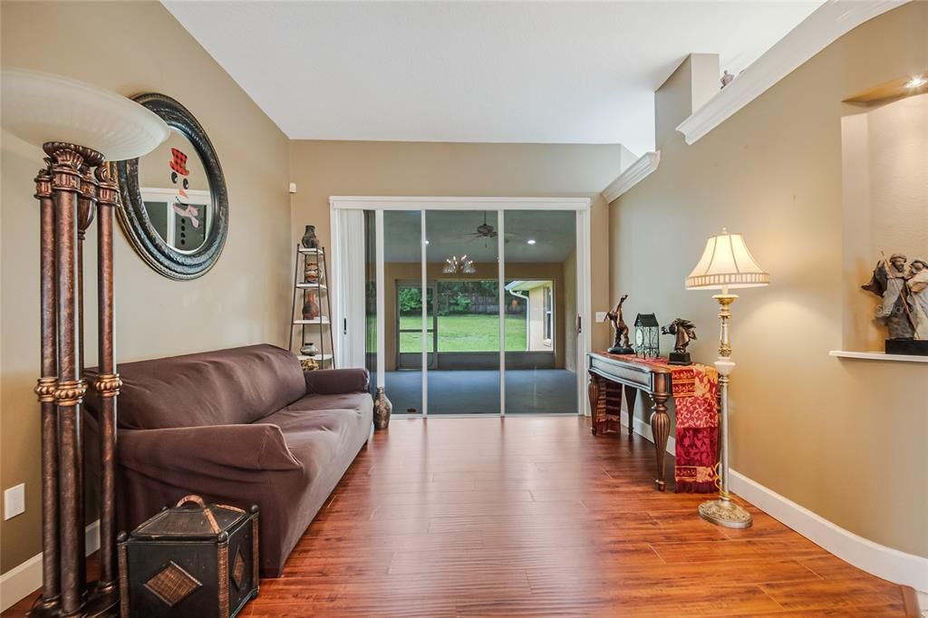 Activo con contrato: $419,995 (3 camas, 2 baños, 2068 Pies cuadrados)