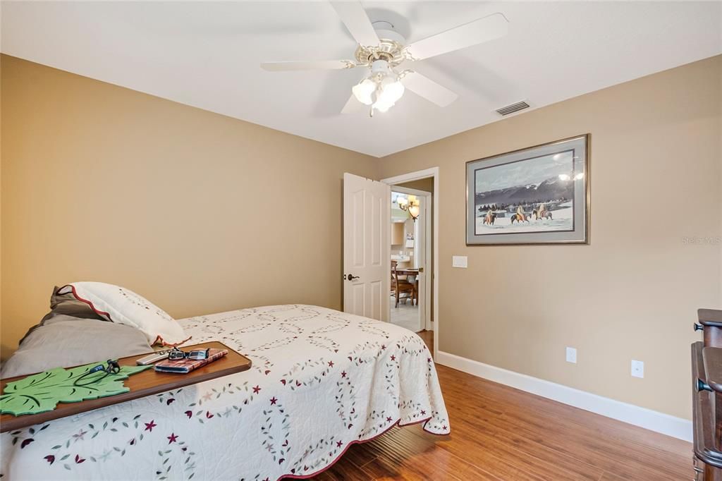 Activo con contrato: $419,995 (3 camas, 2 baños, 2068 Pies cuadrados)