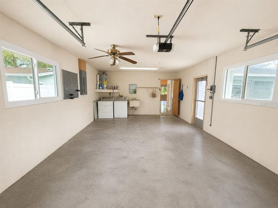 Activo con contrato: $424,900 (2 camas, 2 baños, 1422 Pies cuadrados)