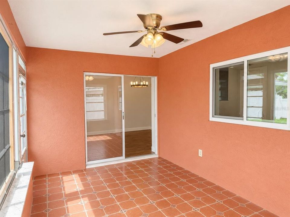 Activo con contrato: $424,900 (2 camas, 2 baños, 1422 Pies cuadrados)