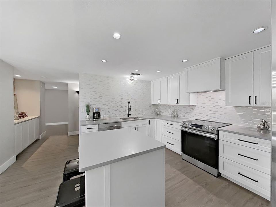 For Sale: $499,990 (2 beds, 2 baths, 1400 Square Feet)