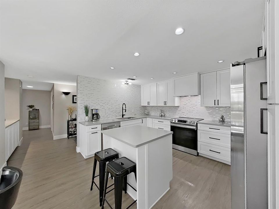 For Sale: $499,990 (2 beds, 2 baths, 1400 Square Feet)