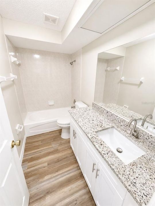 На продажу: $349,900 (3 спален, 2 ванн, 1808 Квадратных фут)