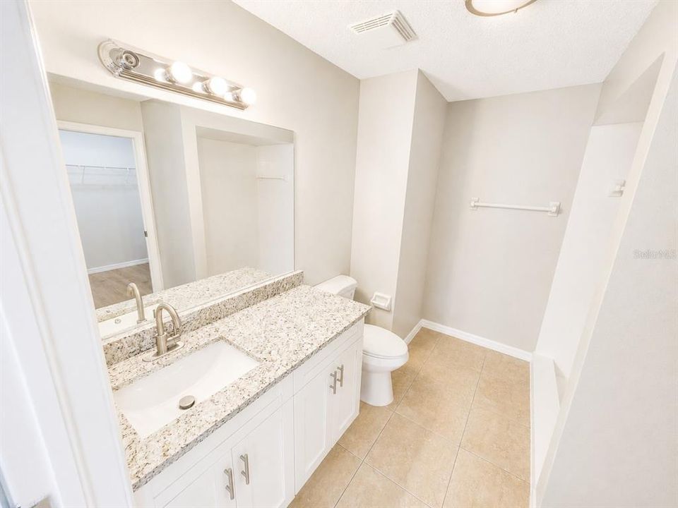 На продажу: $349,900 (3 спален, 2 ванн, 1808 Квадратных фут)