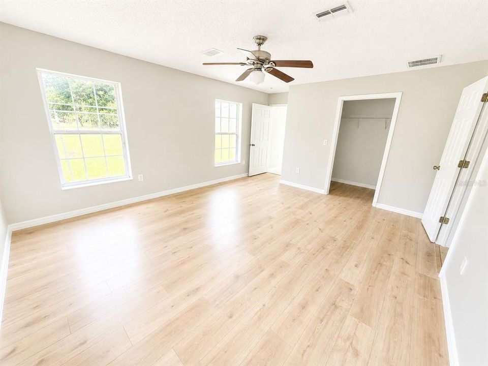 На продажу: $349,900 (3 спален, 2 ванн, 1808 Квадратных фут)