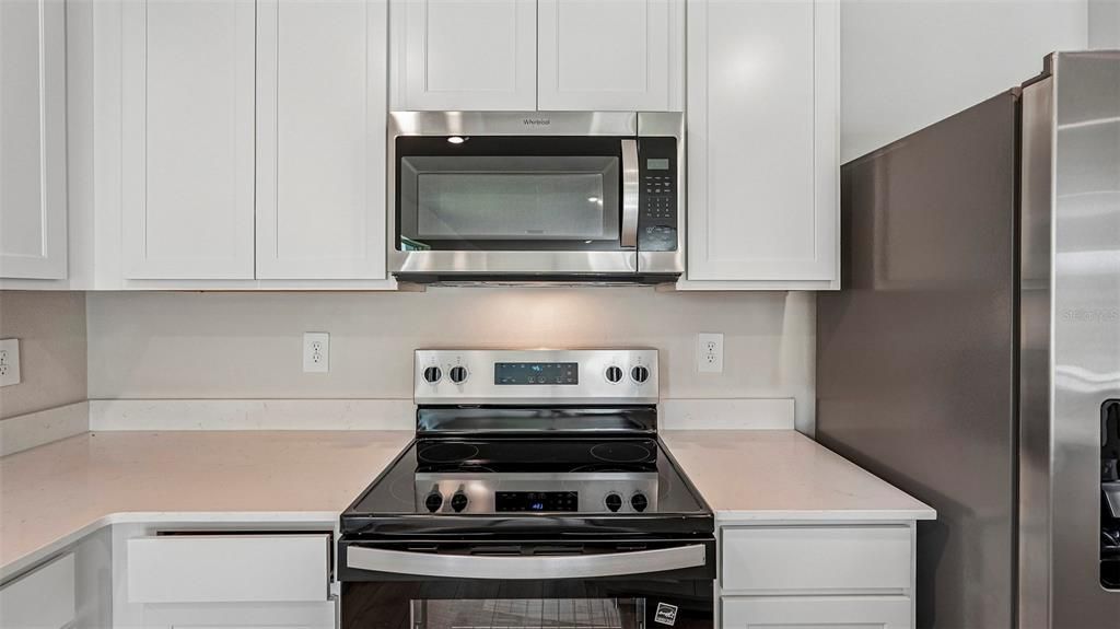 For Sale: $329,000 (5 beds, 2 baths, 1739 Square Feet)
