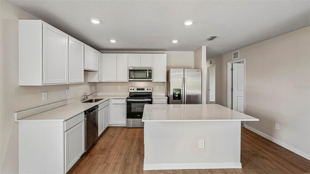 For Sale: $329,000 (5 beds, 2 baths, 1739 Square Feet)