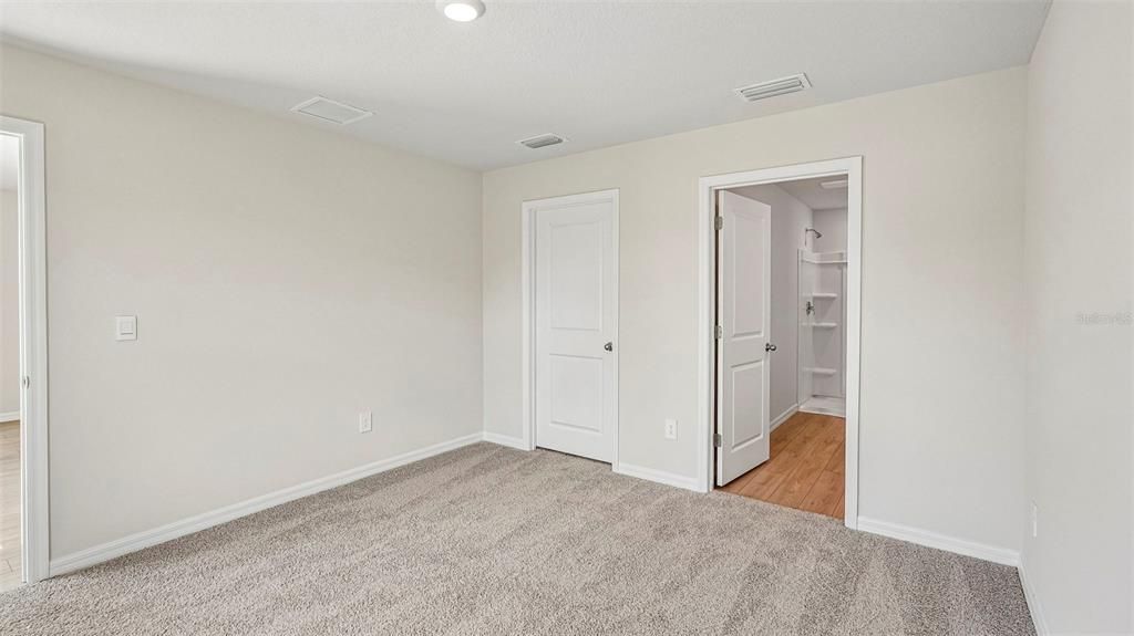 For Sale: $329,000 (5 beds, 2 baths, 1739 Square Feet)