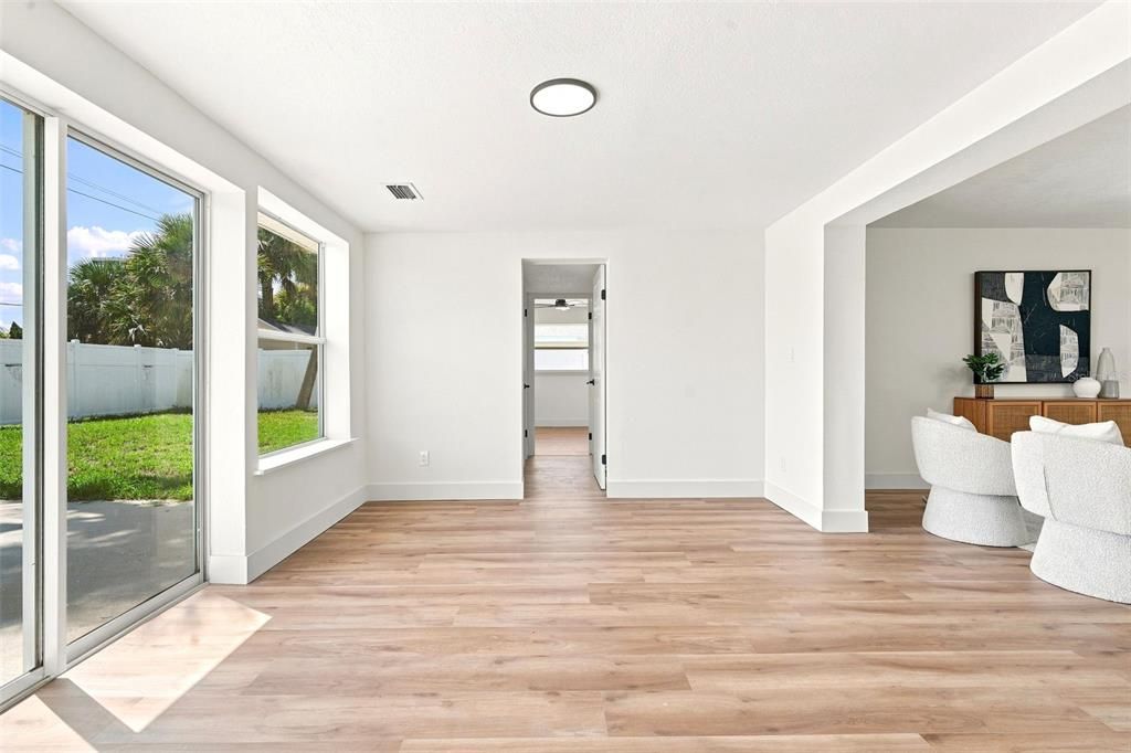 Activo con contrato: $439,000 (4 camas, 3 baños, 1940 Pies cuadrados)