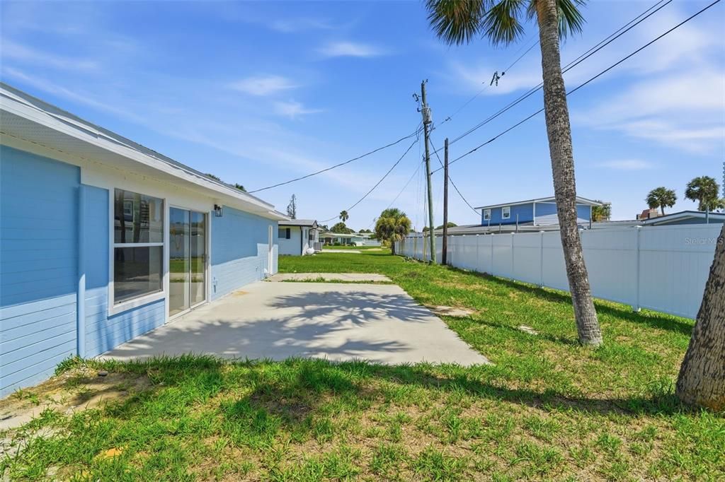 Activo con contrato: $439,000 (4 camas, 3 baños, 1940 Pies cuadrados)