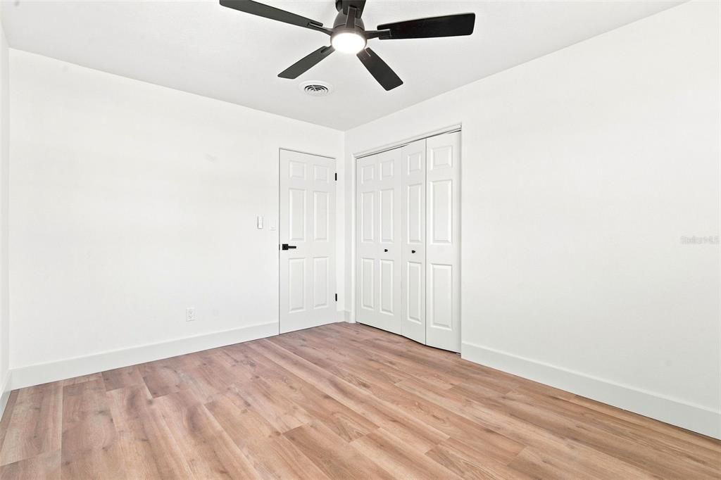 Activo con contrato: $439,000 (4 camas, 3 baños, 1940 Pies cuadrados)