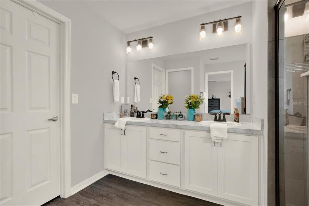 For Sale: $339,000 (4 beds, 2 baths, 1710 Square Feet)
