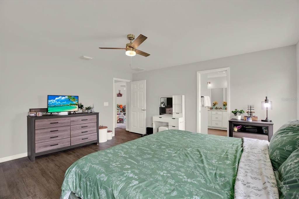 For Sale: $339,000 (4 beds, 2 baths, 1710 Square Feet)